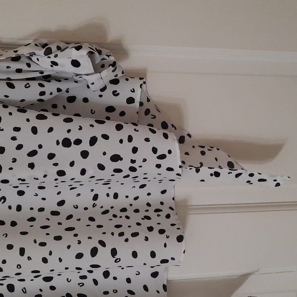 NWT INVESTMENTS WOMAN BLACK AND WHITE ANIMAL SPOTS BLOUSE SZ 1X - Picture 14 of 15